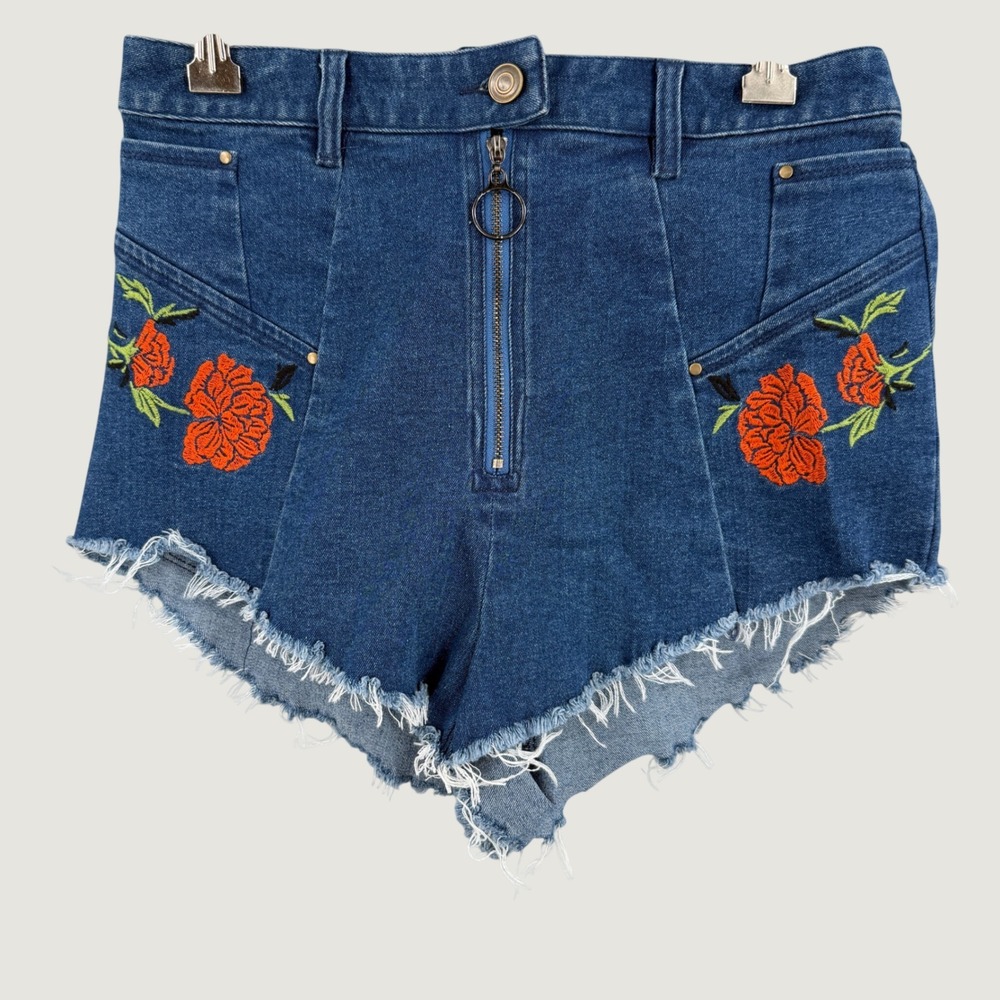Finders Elysian Embroidered Denim Cut Off Shorts Size Small Floral Zip Front New